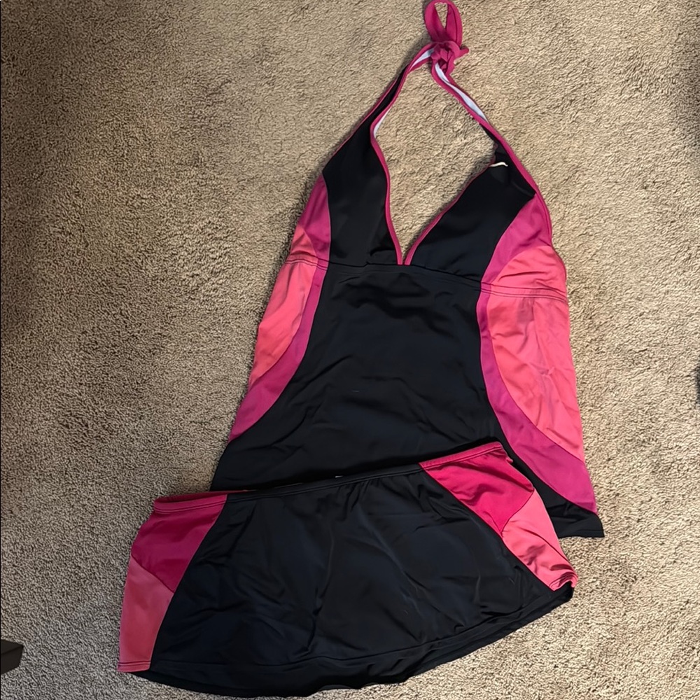 Nike women’s tankini with skirted bottom